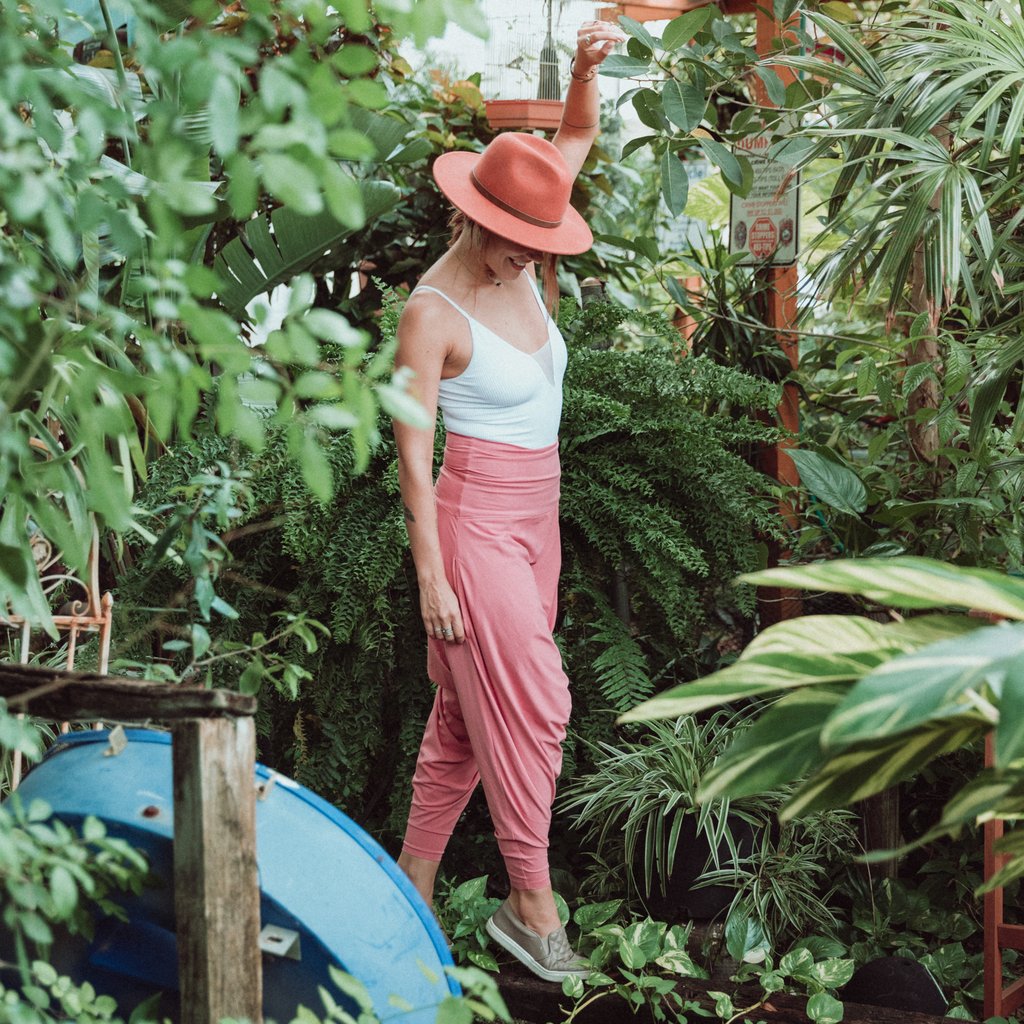 Meditation and Yoga Pants in Bamboo Cotton - Coral