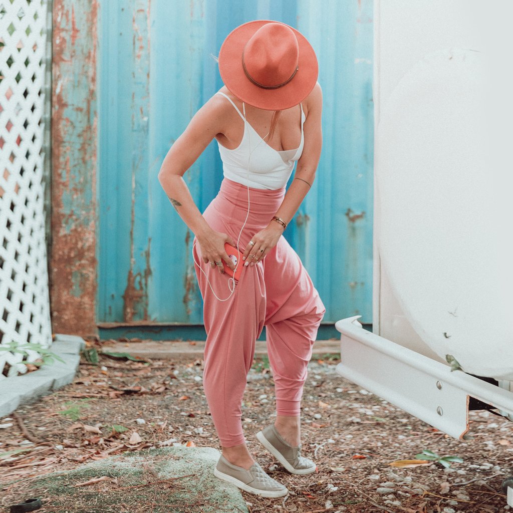 Double Pocket Yoga Pants in Coral